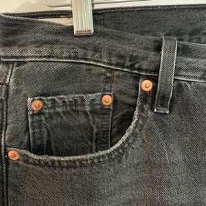 Levi's 501 Skinny in Faded Black size 28 -- discounted shipping!